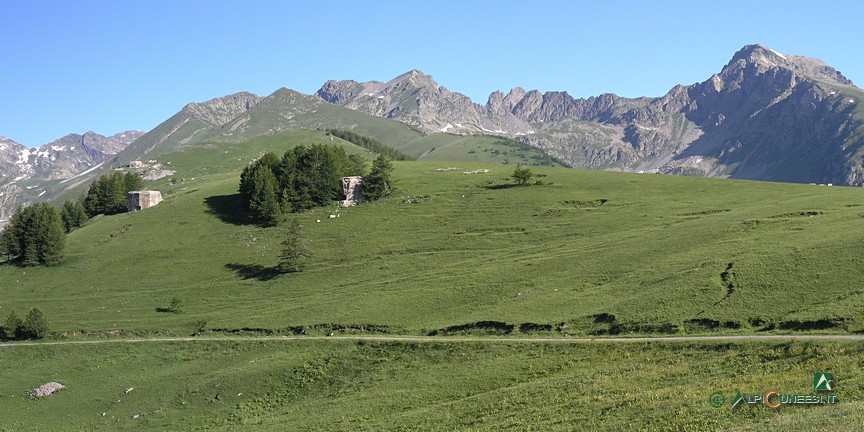 1 - La Baisse de Peïrefique, con la Rocca dell'Abisso sullo sfondo a destra (2009)