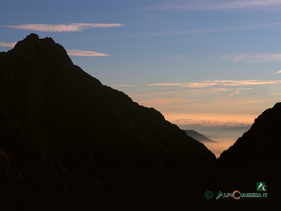 2 - L'alba dal Rifugio Questa (2010)