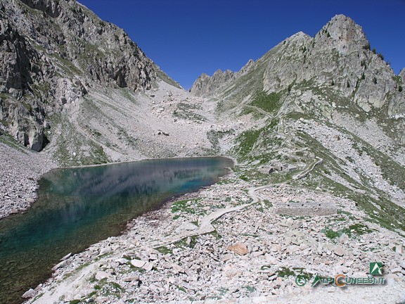 6 - Il Lago sottano di Fremamorta e il Colletto del Valasco sullo sfondo (2011)