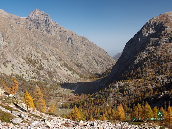 11 - Il Piano del Valasco e il Monte Matto dal sentiero per il Rifugio Questa (2022)