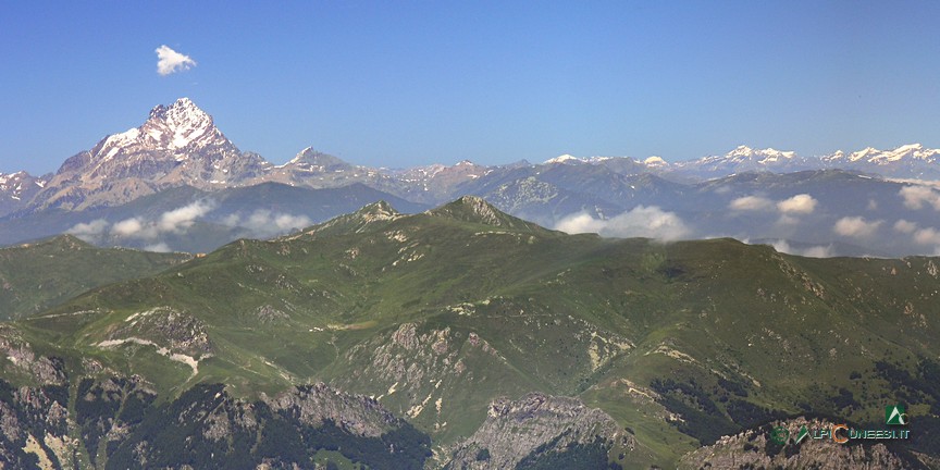 9 - Panorama sul Monviso dalla vetta del Monte Bourel (2011)