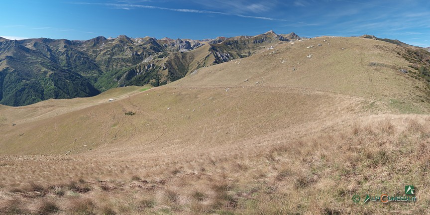 9 - Panorama dal Monte Cauri verso la Punta del Mezzogiorno (2023)
