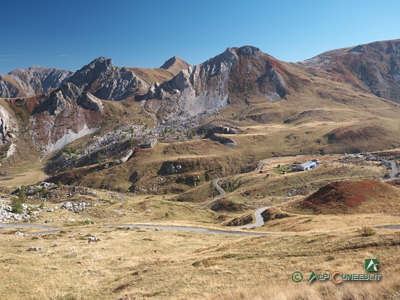 16 - Il Rifugio Fauniera dai pressi del Colle d'Esischie (2023)